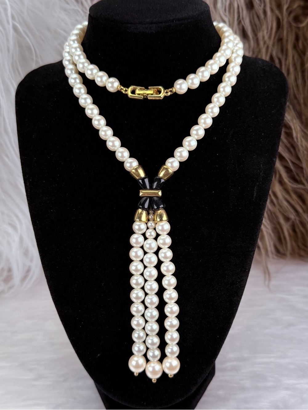 Vintage Faux Pearl Lariat Necklace Black Gold Rhinestone Tassel 32"